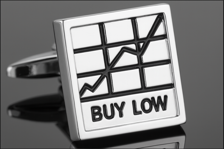 More detailed images of the silver cufflinks