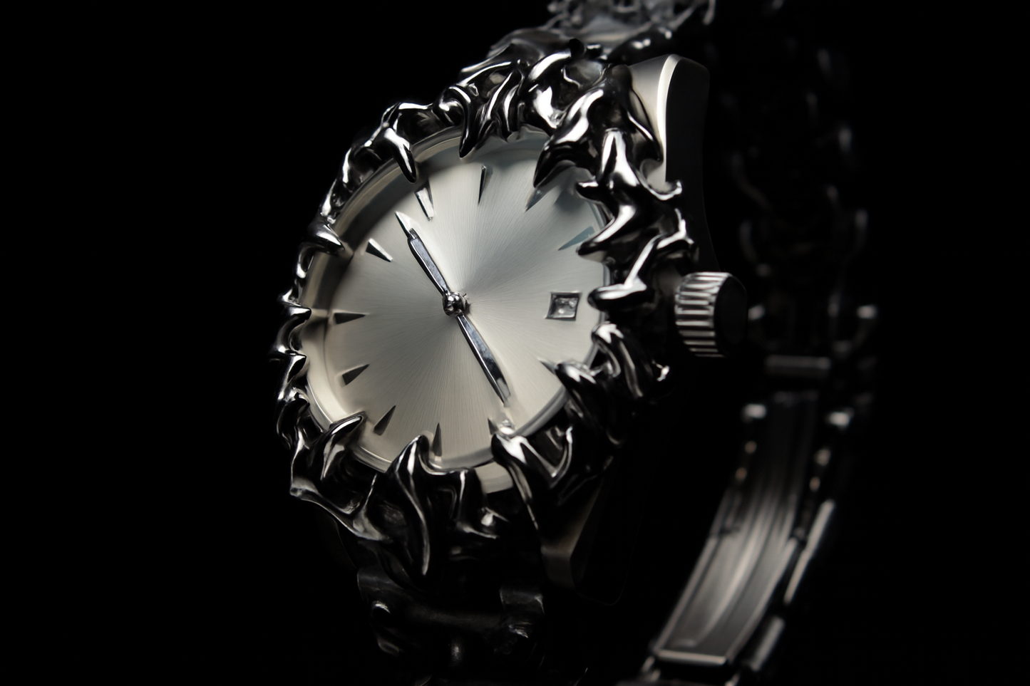 45-degree angle view with dimensional spikes