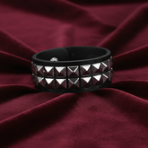 Medium bracelet on burgundy velvet